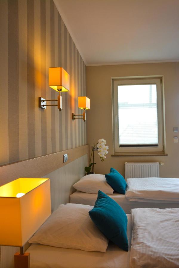 Restauracja 32 Motel Грыфице Экстерьер фото