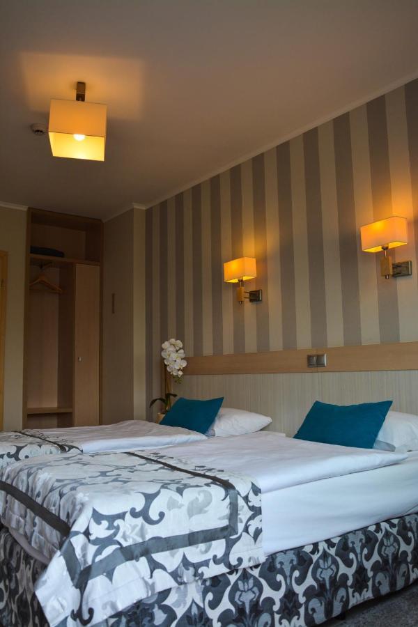 Restauracja 32 Motel Грыфице Экстерьер фото