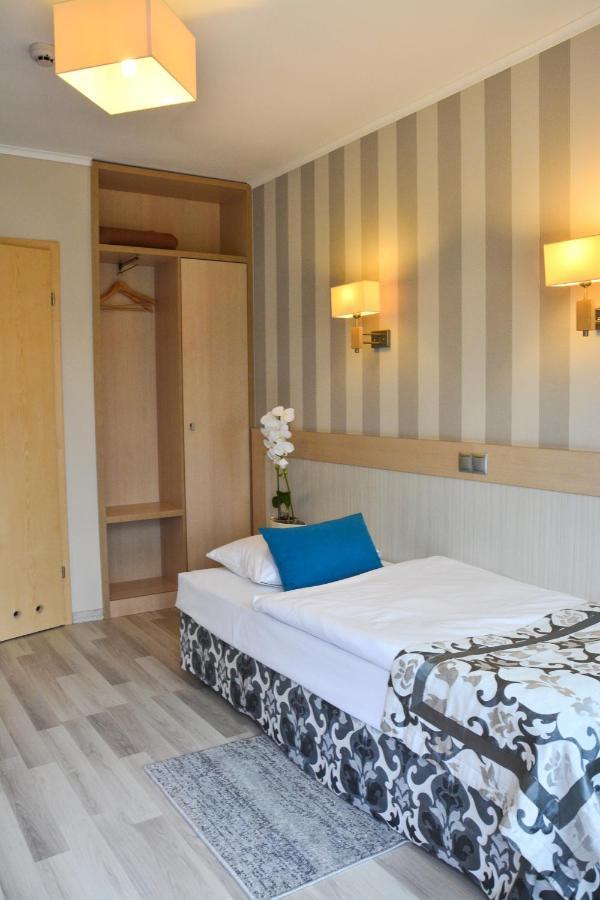Restauracja 32 Motel Грыфице Экстерьер фото