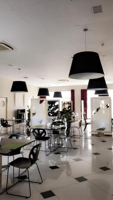 Restauracja 32 Motel Грыфице Экстерьер фото
