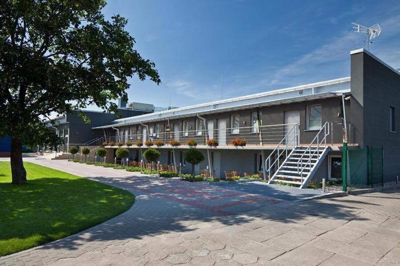 Restauracja 32 Motel Грыфице Экстерьер фото